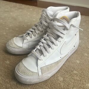 Nike Blazer Mid ’77 Jumbo sneakers